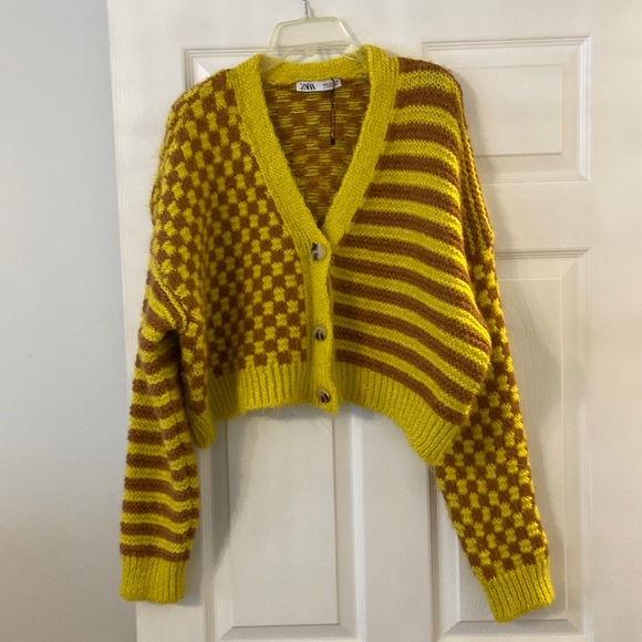 Zara Sweaters - ZARA Sweater size M length 19” bust 48” see photos for colors front buttons